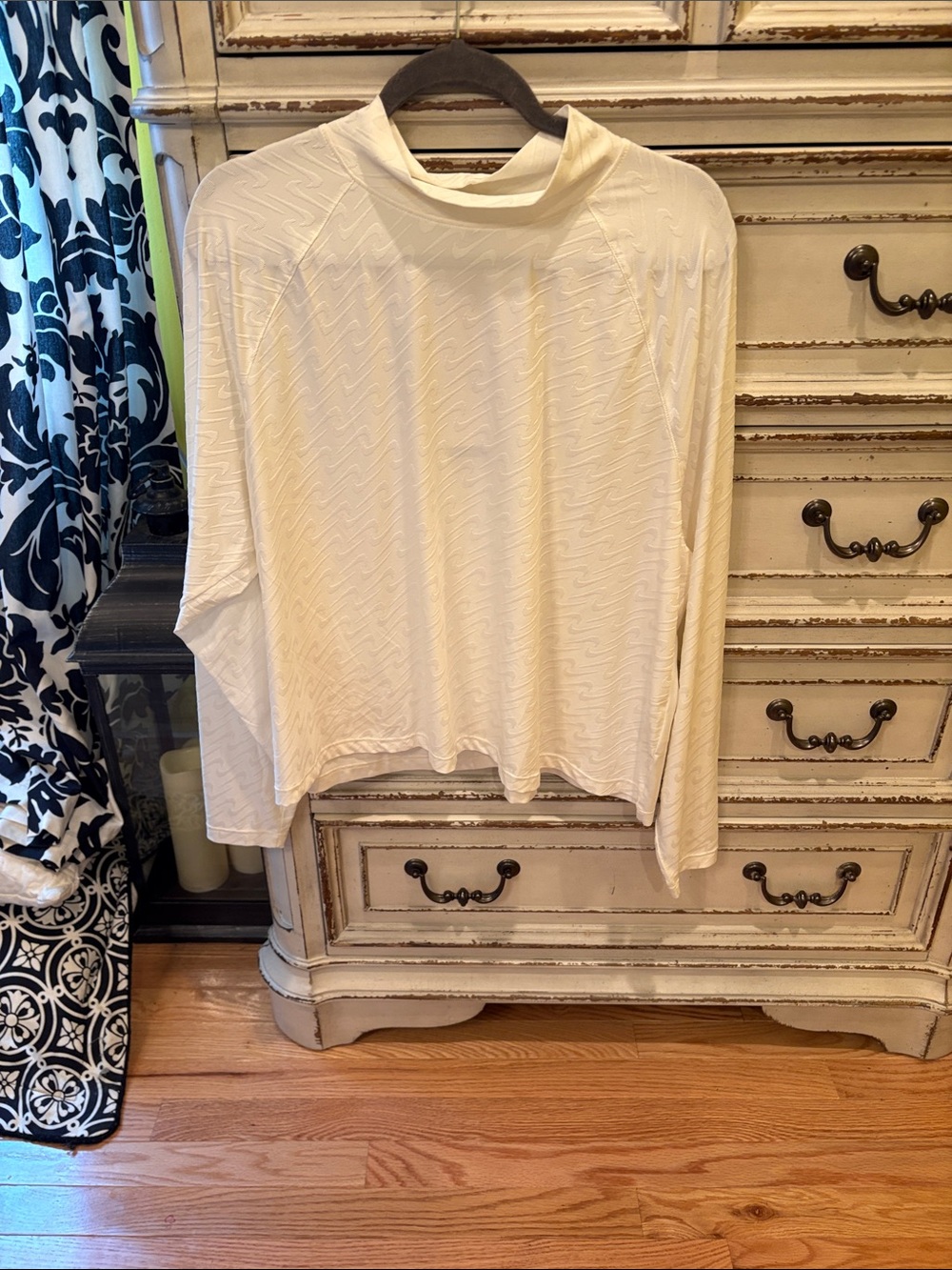 Nike Cream Wave-Texture Mock Neck Top